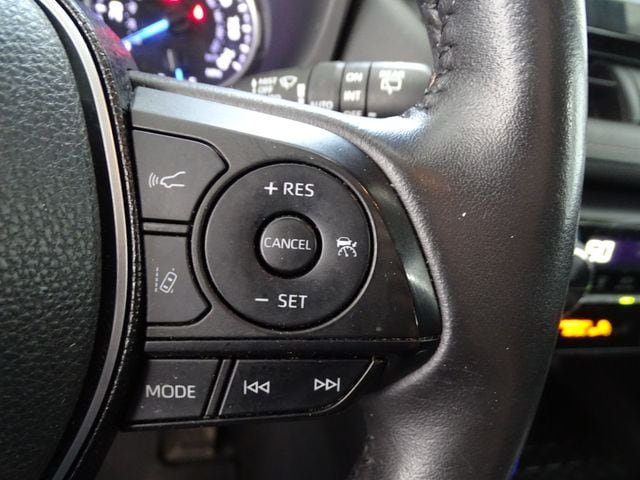 Used 2021 Toyota RAV4 XLE w/ Convenience Package AWD/4WD image 8