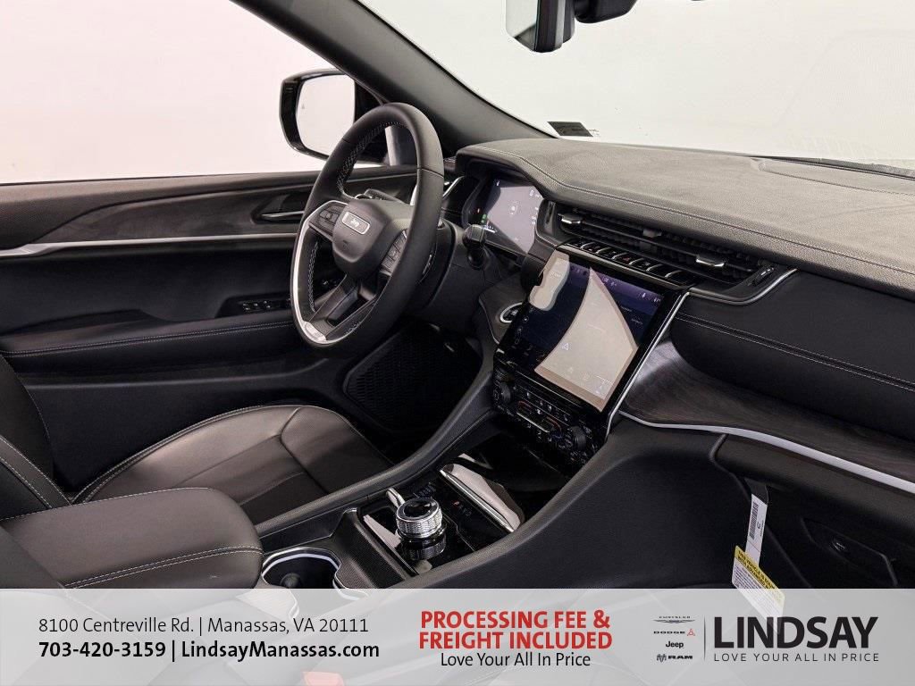 New 2025 Jeep Grand Cherokee Limited w/ Luxury Tech Group II image 11