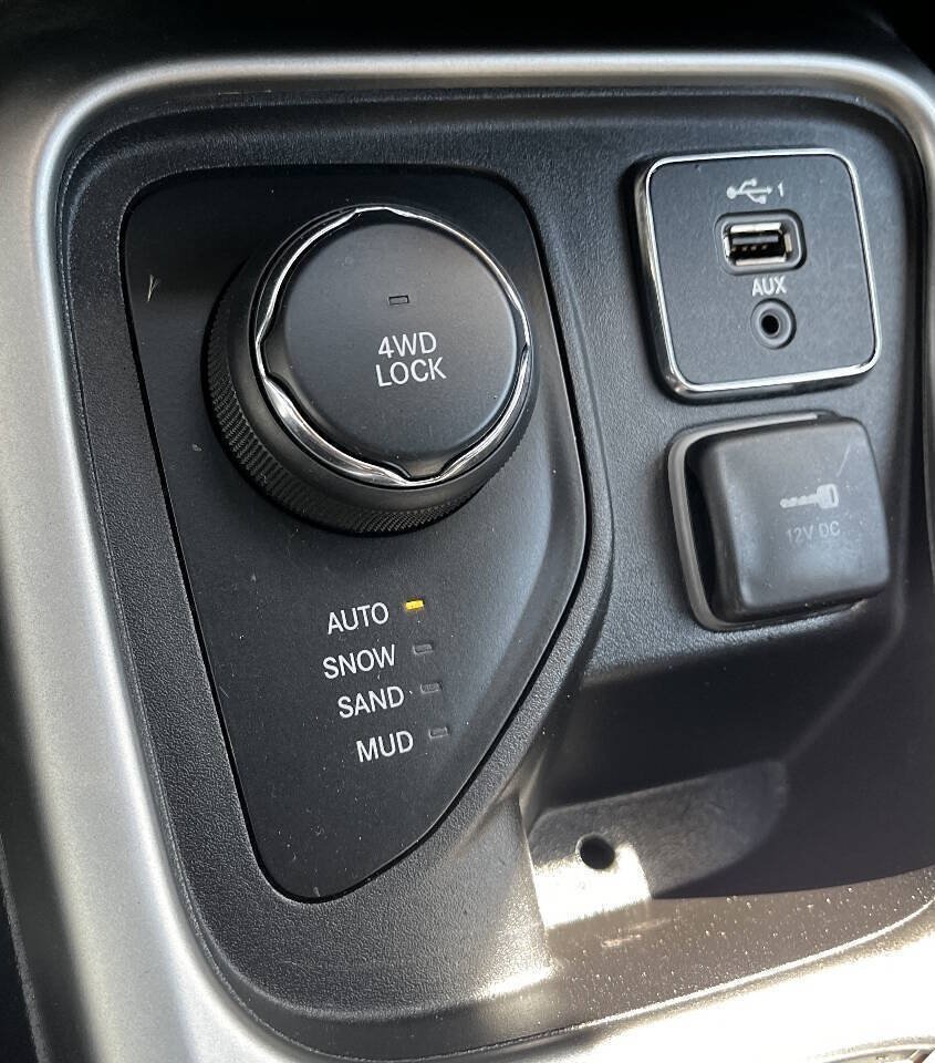 Used 2019 Jeep Compass Latitude AWD/4WD image 20
