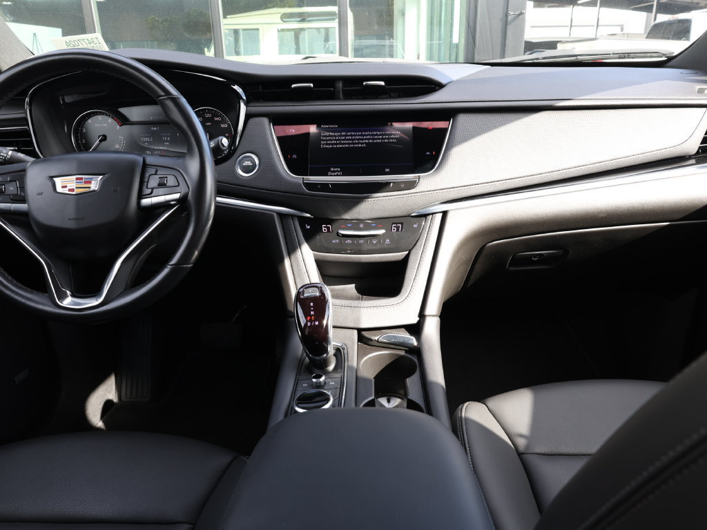 Used 2025 Cadillac XT6 Luxury FWD image 29
