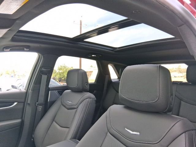 New 2026 Cadillac XT5 Premium Luxury w/ LPO, ONYX Package image 20