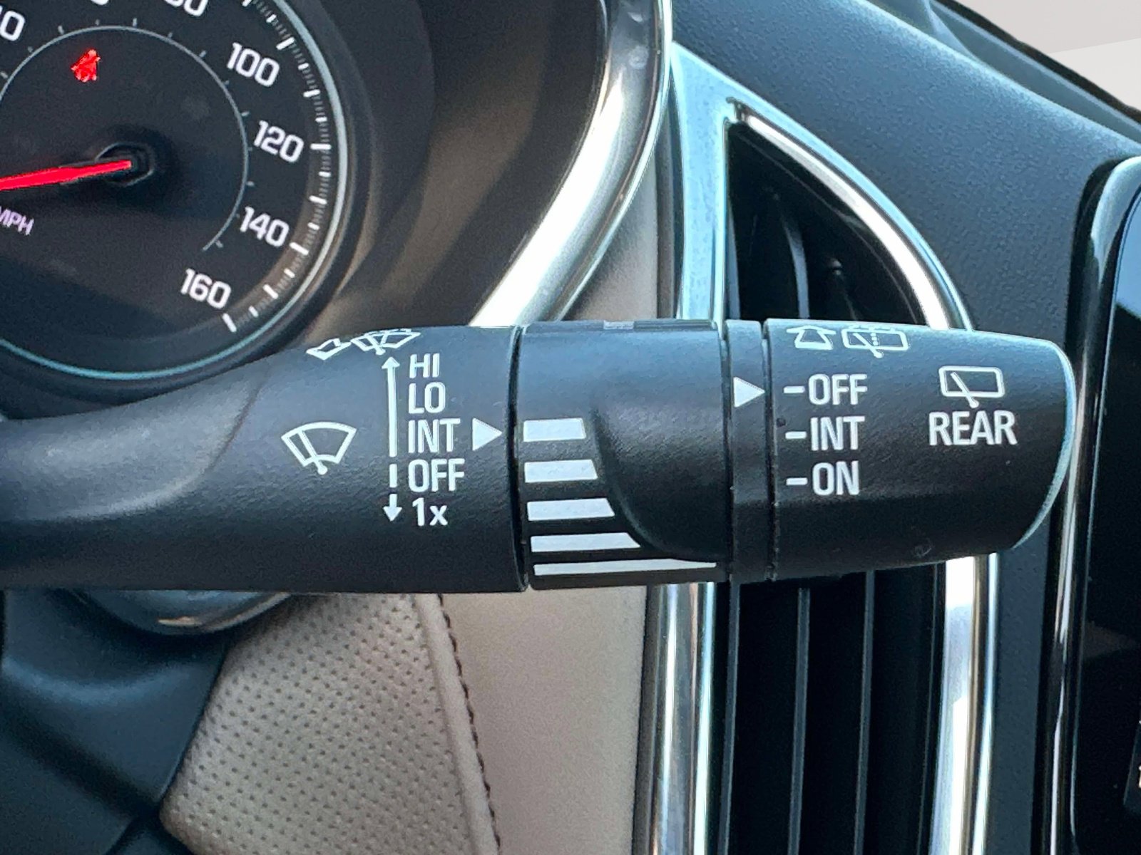 Certified 2024 Chevrolet Equinox Premier image 17