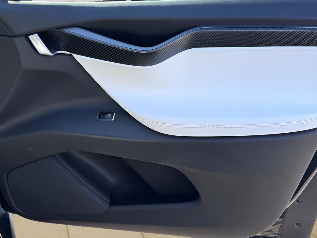 Used 2018 Tesla Model X 75D image 24