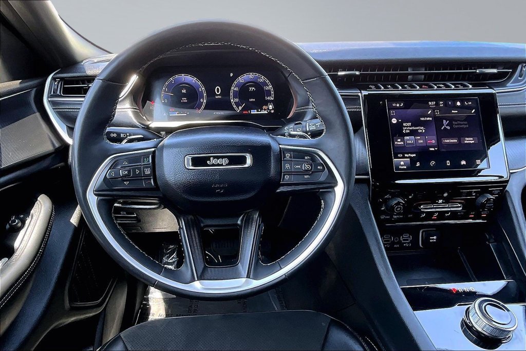 Used 2024 Jeep Grand Cherokee Altitude AWD/4WD image 5