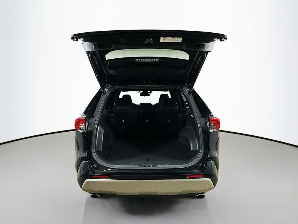 Used 2022 Toyota RAV4 SE w/ Convenience Package image 31