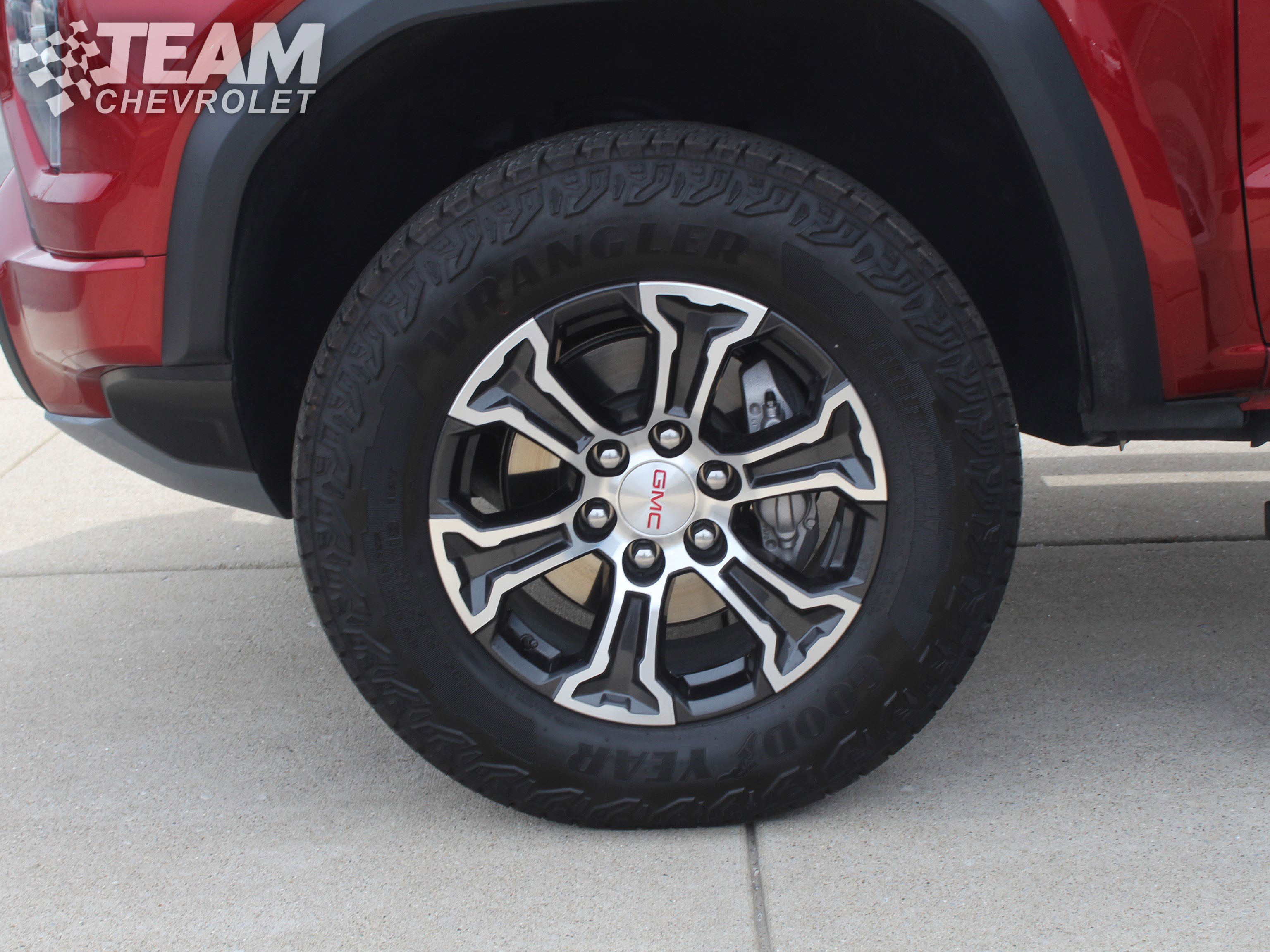 Used 2025 GMC Canyon AT4 w/ Technology Plus Package AWD/4WD image 31