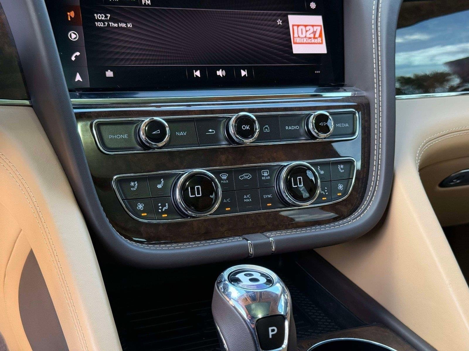 Used 2022 Bentley Bentayga image 52