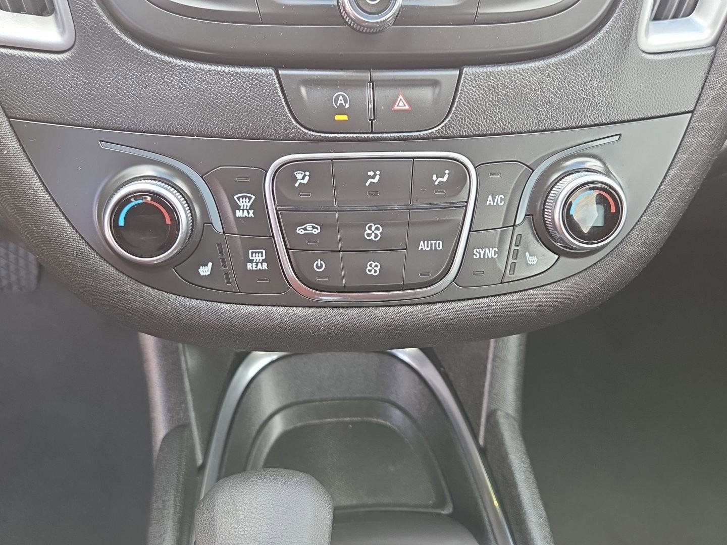 Used 2024 Chevrolet Malibu LT image 21