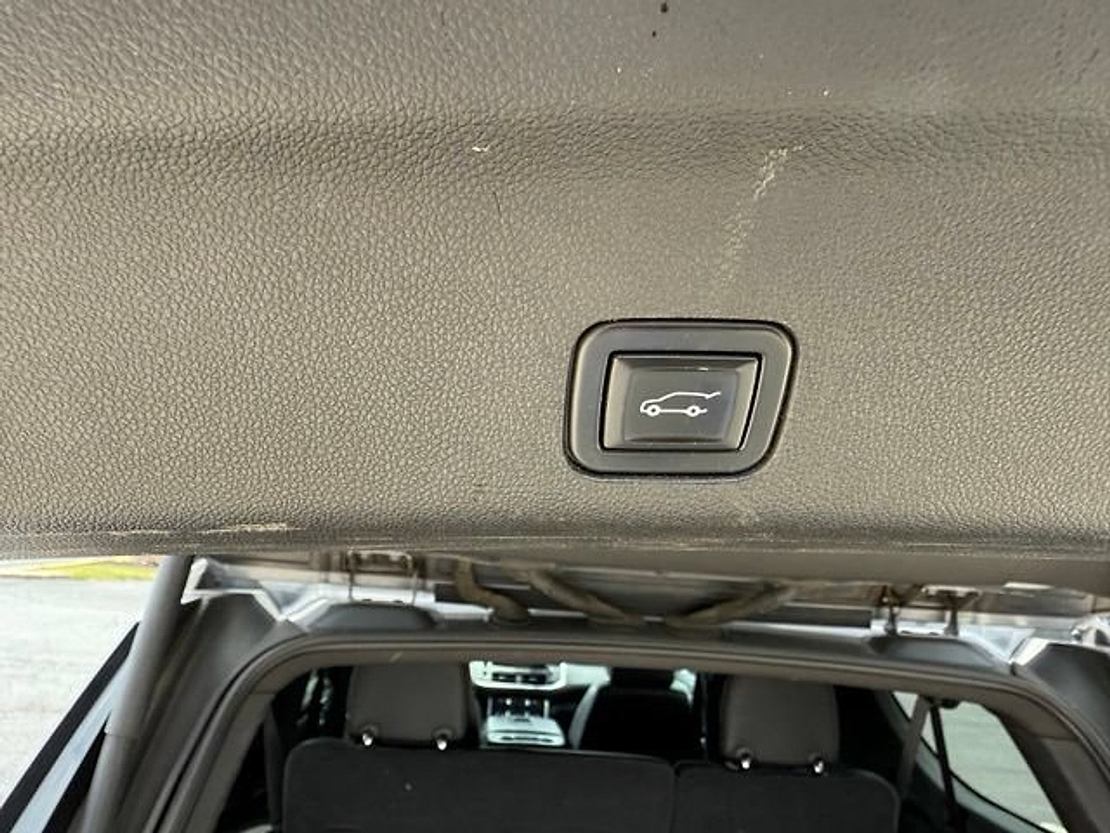 Used 2021 Chevrolet Suburban LT AWD/4WD image 11