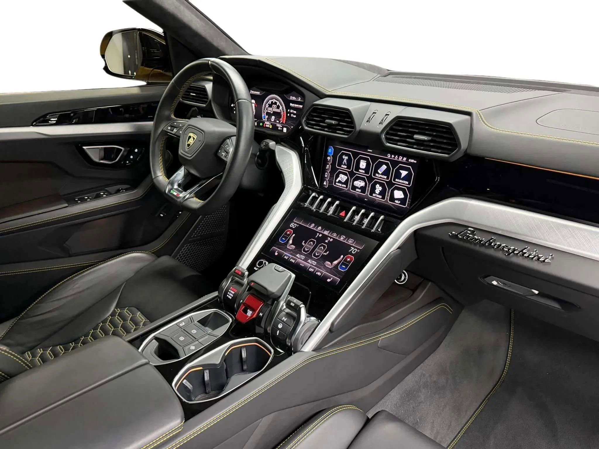 Used 2020 Lamborghini Urus image 20