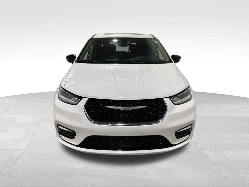 Used 2024 Chrysler Pacifica Limited FWD image 10