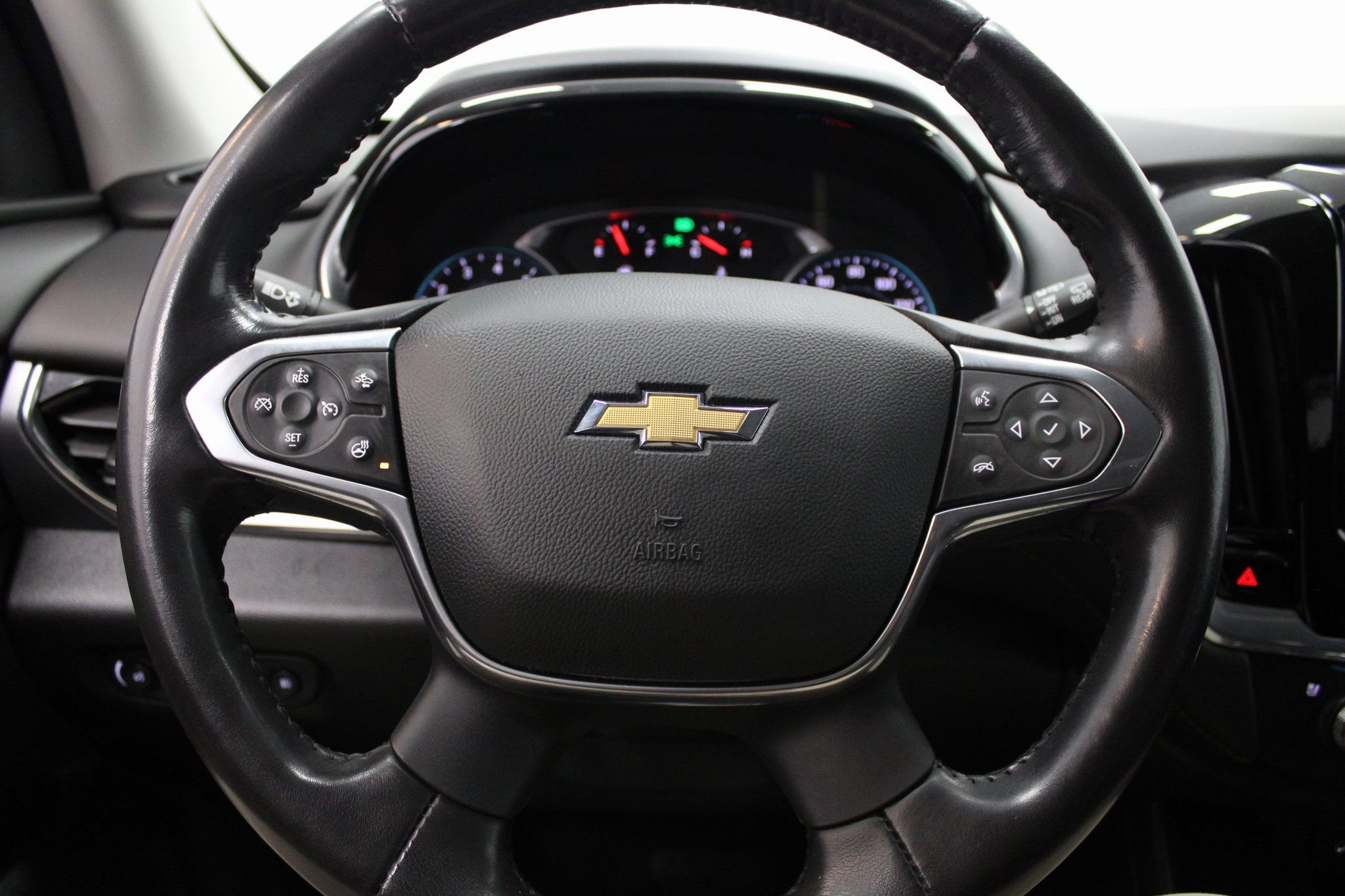 Used 2020 Chevrolet Traverse Premier w/ LPO, Blackout Package image 38