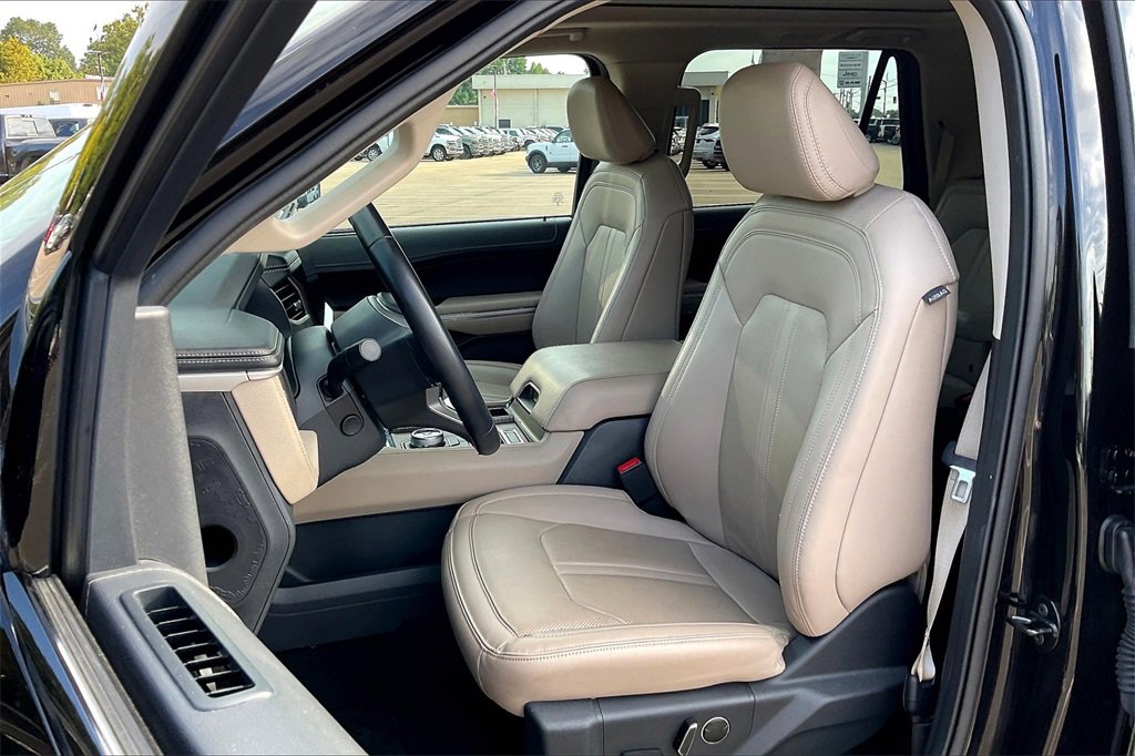 Used 2024 Ford Expedition Max Limited image 25