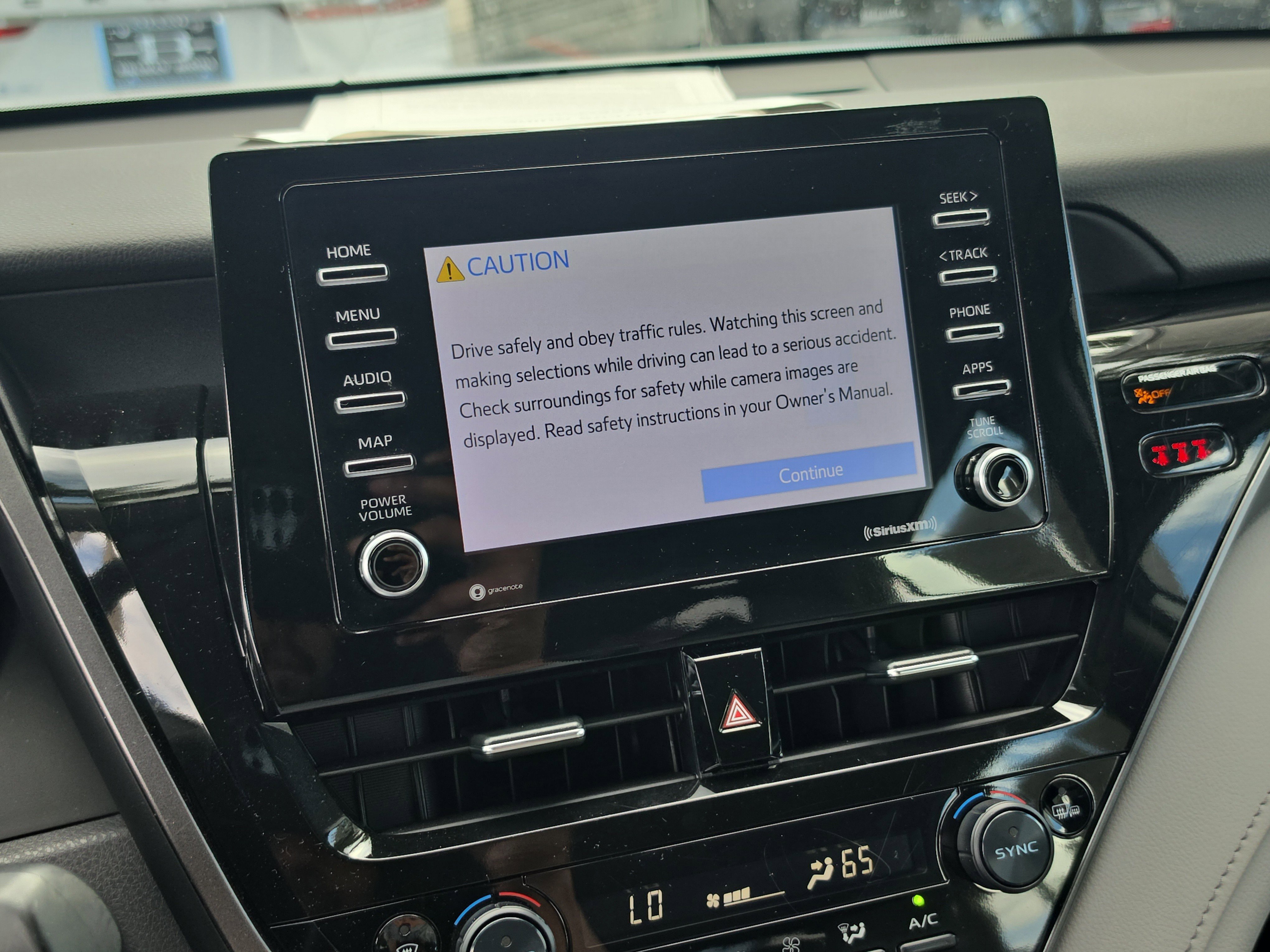 Used 2024 Toyota Camry SE image 20