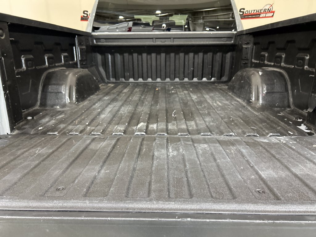 Used 2024 Chevrolet Silverado 1500 LT AWD/4WD image 5