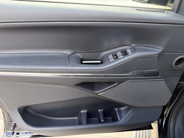 New 2026 Lincoln Navigator L Reserve w/ Jet Appearance Package AWD/4WD image 9