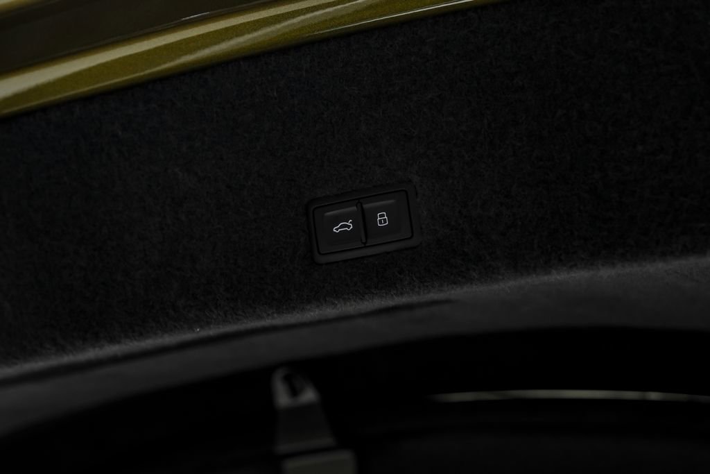 Used 2023 Lamborghini Urus Performante AWD/4WD image 72