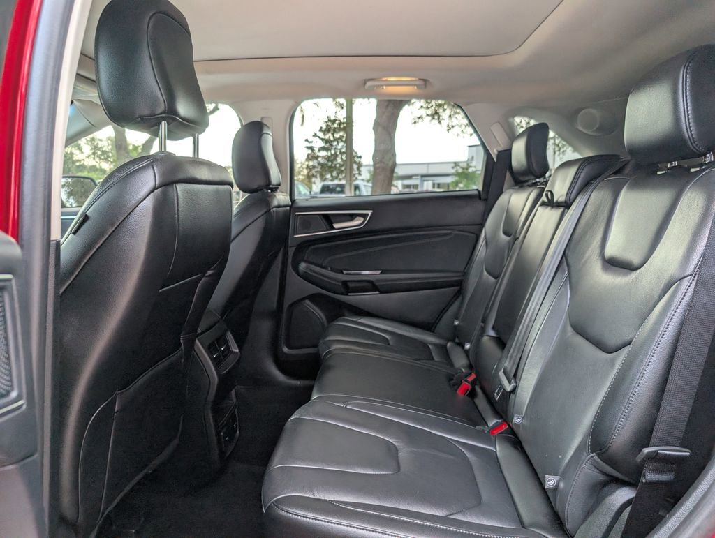 Used 2020 Ford Edge Titanium FWD image 16