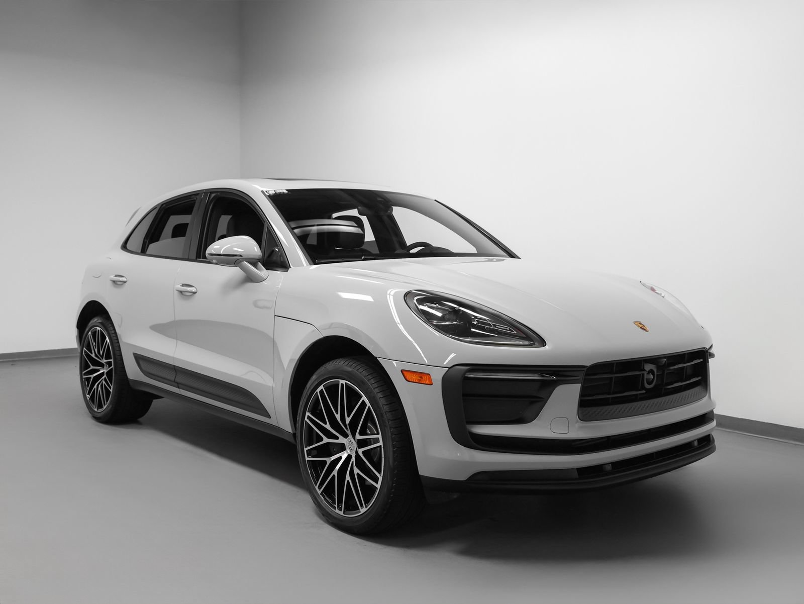 New 2026 Porsche Macan AWD/4WD image 10