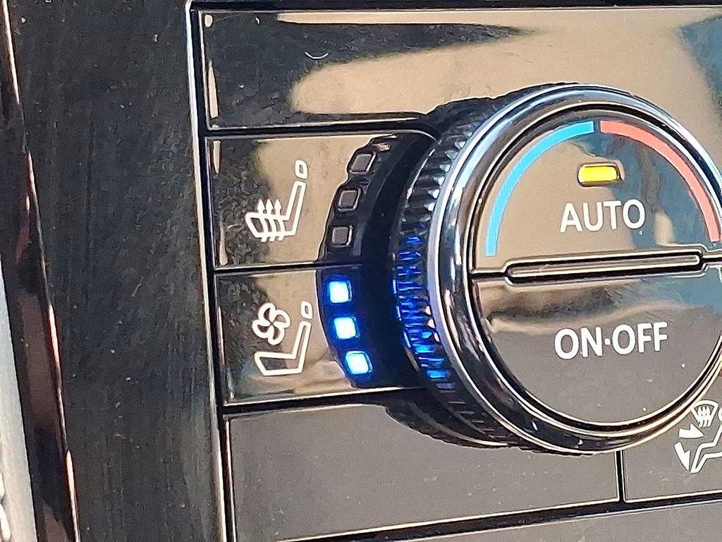 Used 2022 Nissan Armada Platinum w/ Captain's Chairs Package image 26