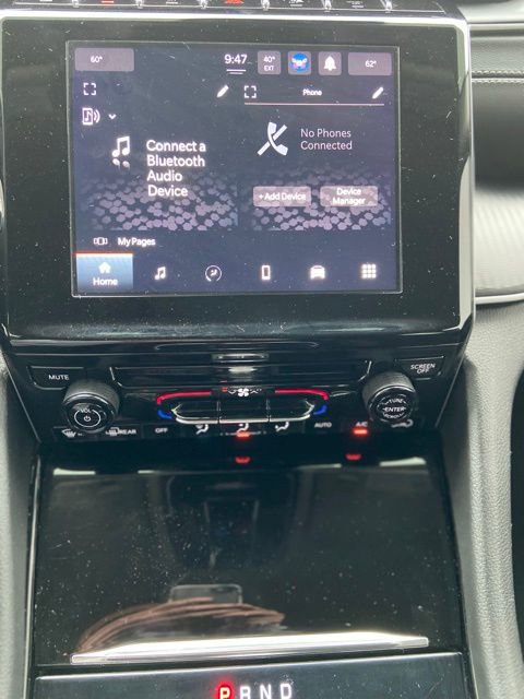 Used 2023 Jeep Grand Cherokee Laredo image 20