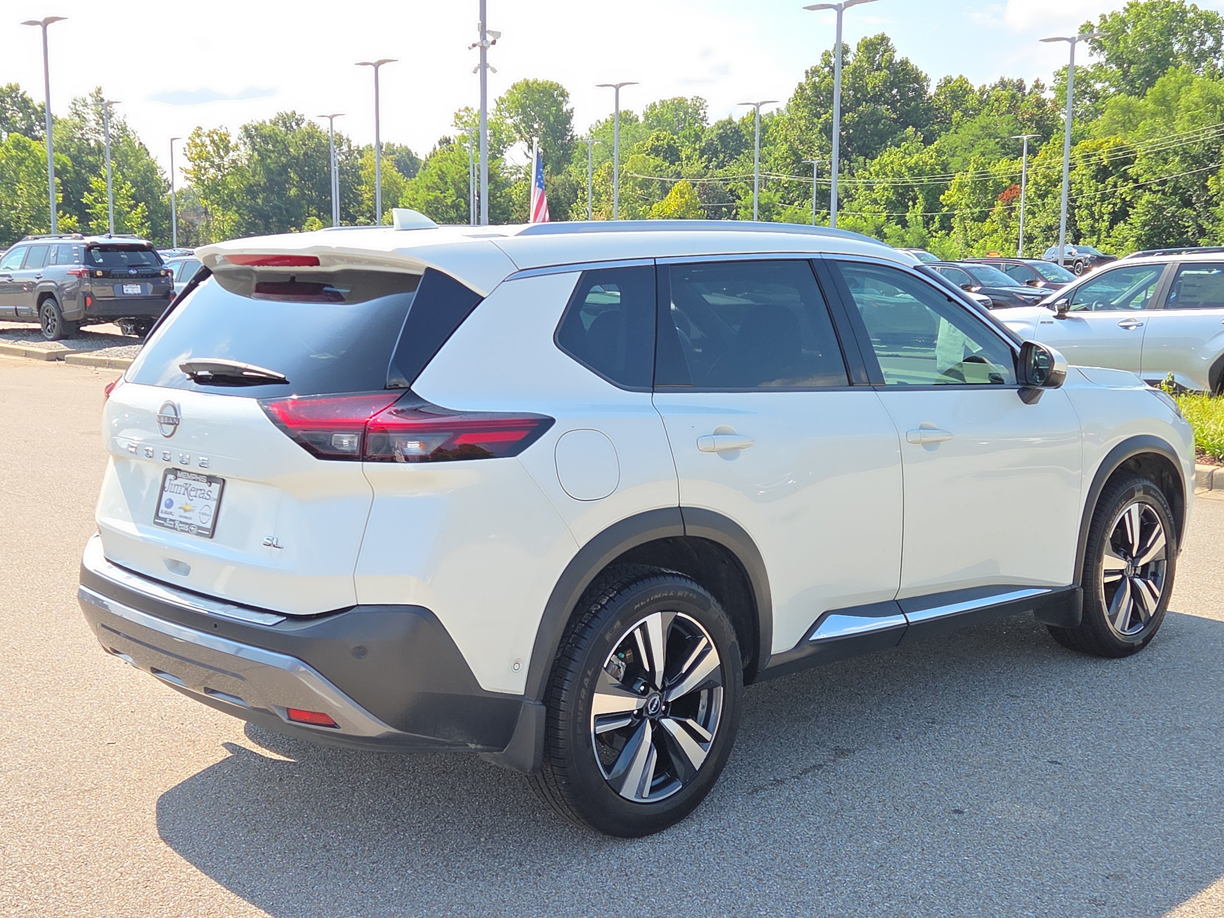 Used 2023 Nissan Rogue SL w/ SL Premium Package FWD image 3