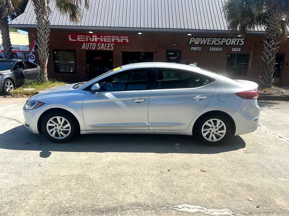 Used 2017 Hyundai Elantra SE