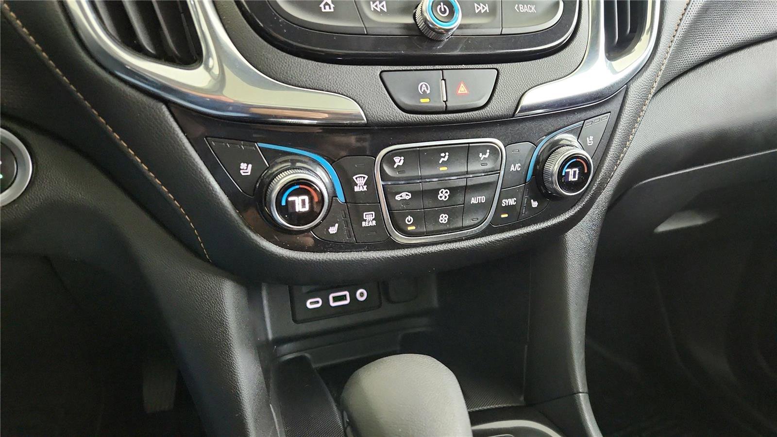 Used 2022 Chevrolet Equinox Premier image 32