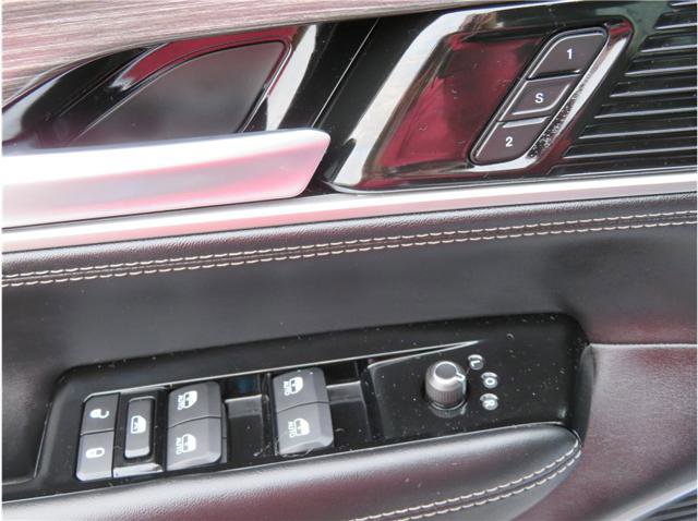 Used 2024 Jeep Wagoneer L Series III w/ Flexible Seating Group image 13