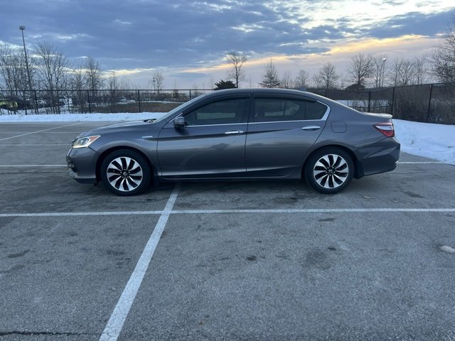 Used 2017 Honda Accord Base image 3