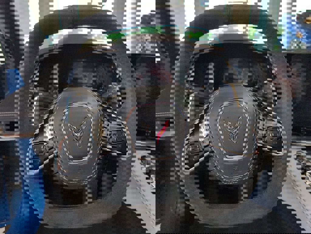 Used 2025 Chevrolet Corvette Stingray Preferred Cpe w/ 2LT image 21