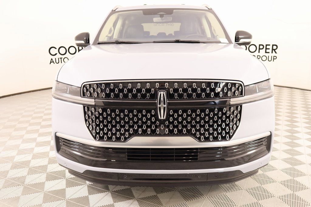 New 2025 Lincoln Navigator Reserve image 9