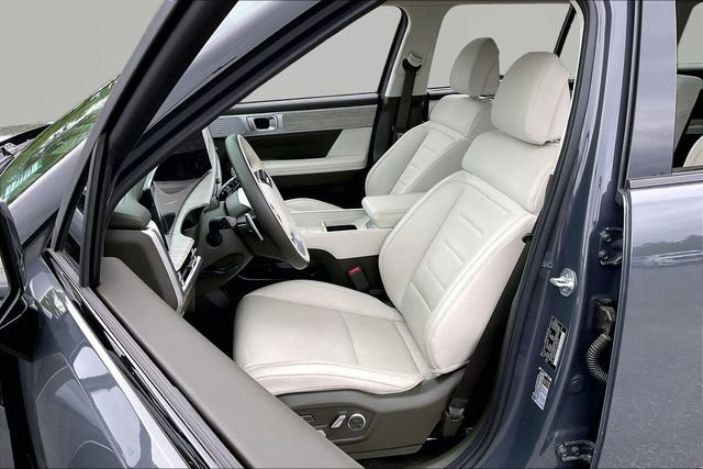 Used 2025 Hyundai Santa Fe Calligraphy FWD image 15