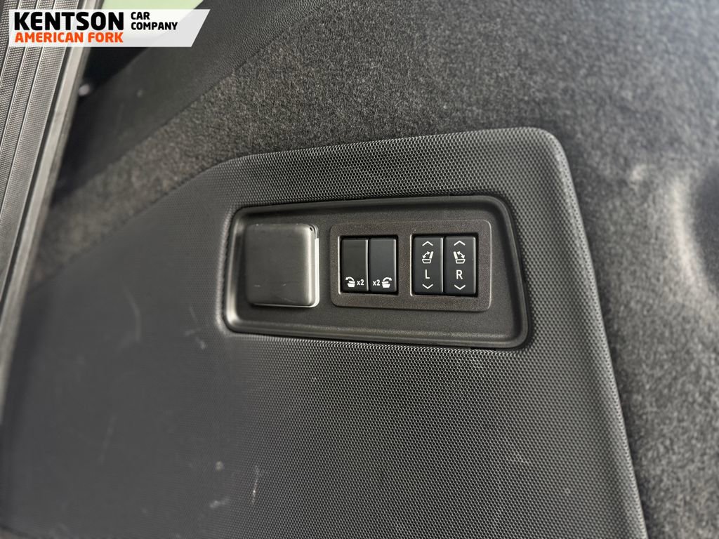 Used 2024 Cadillac Escalade Sport w/ LPO, ONYX Package image 53