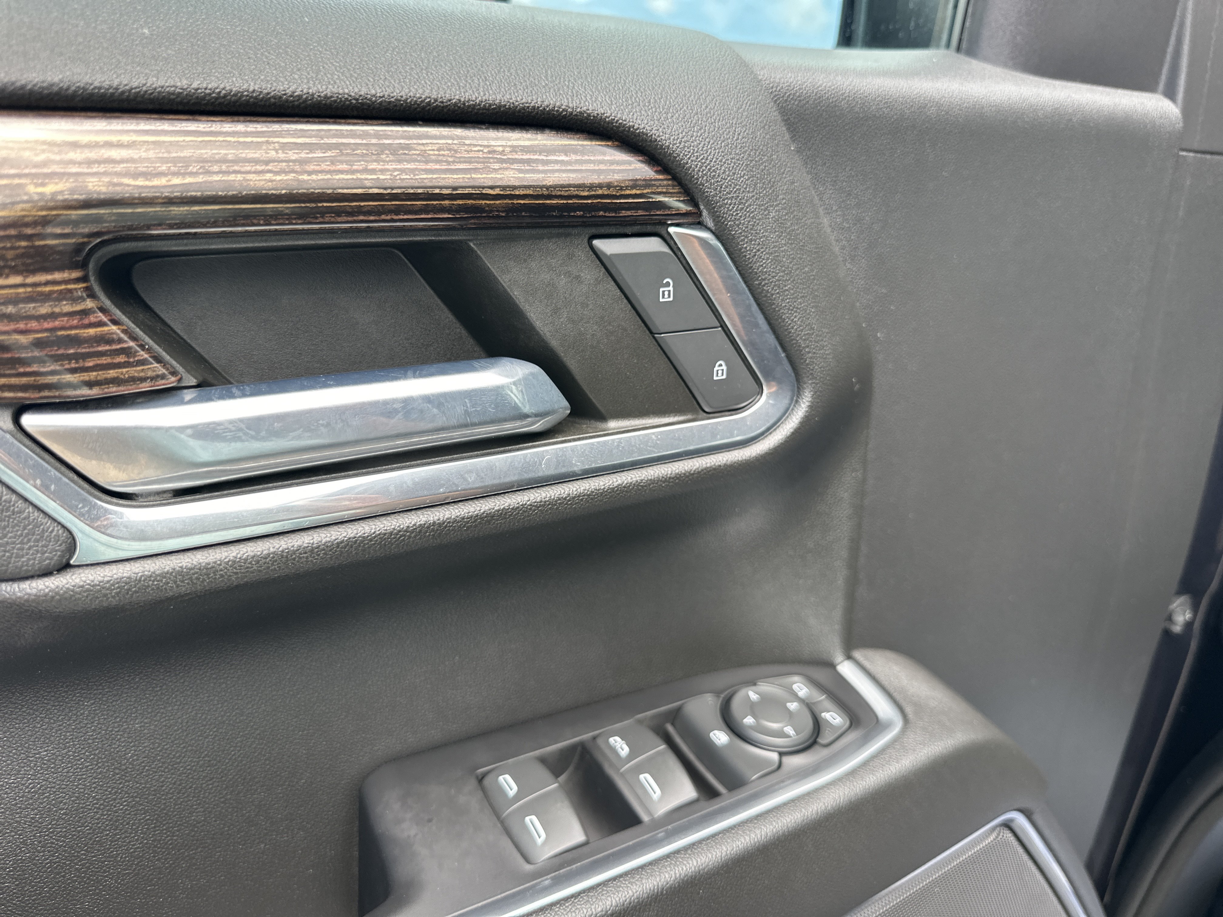 Used 2022 GMC Sierra 1500 Elevation AWD/4WD image 7