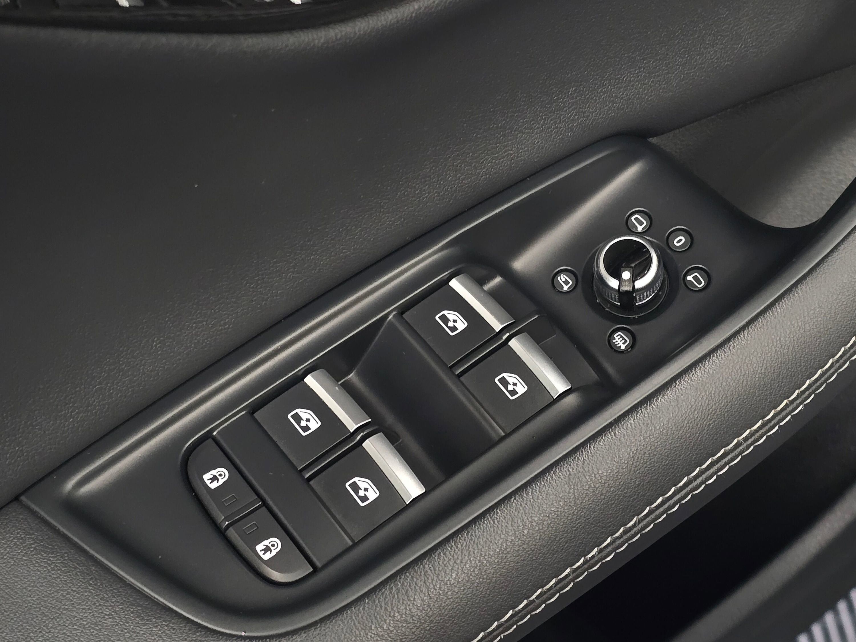 Used 2025 Audi Q7 3.0T Premium Plus image 36