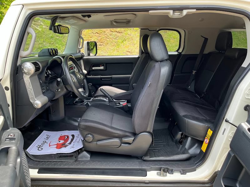 Used 2014 Toyota FJ Cruiser 4WD w/ Convenience Package image 43