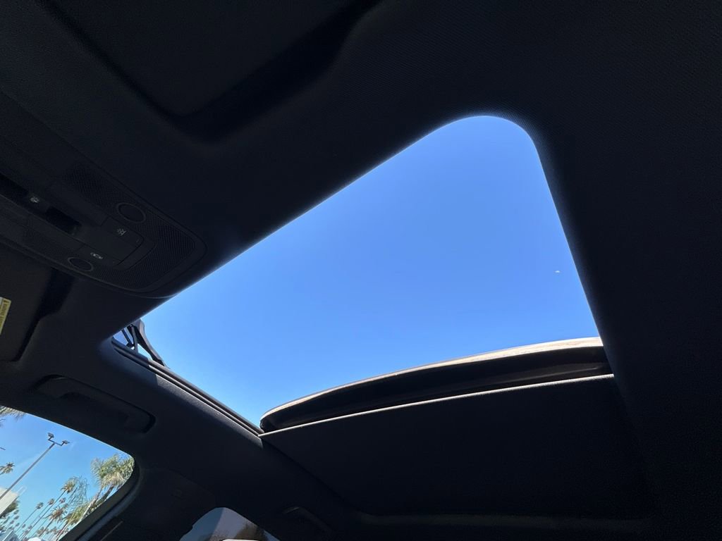 Used 2020 Audi Q3 2.0T Premium w/ Convenience Package AWD/4WD image 11