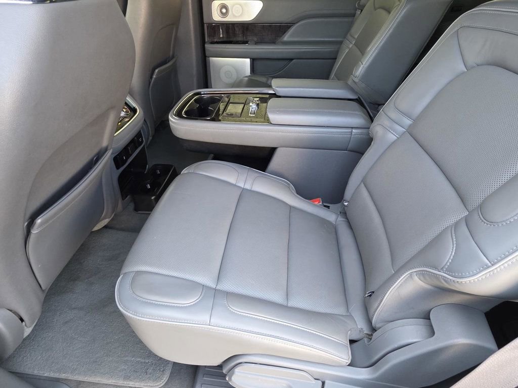 Used 2019 Lincoln Navigator Reserve AWD/4WD image 9