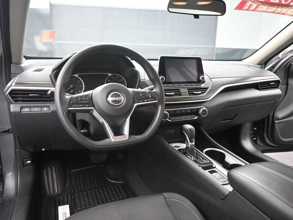 Used 2024 Nissan Altima 2.5 SV image 15