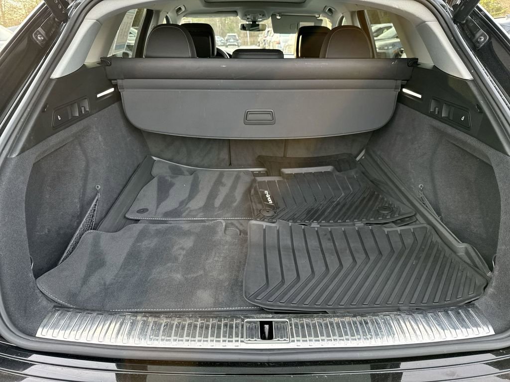 Used 2023 Audi e-tron Premium image 20