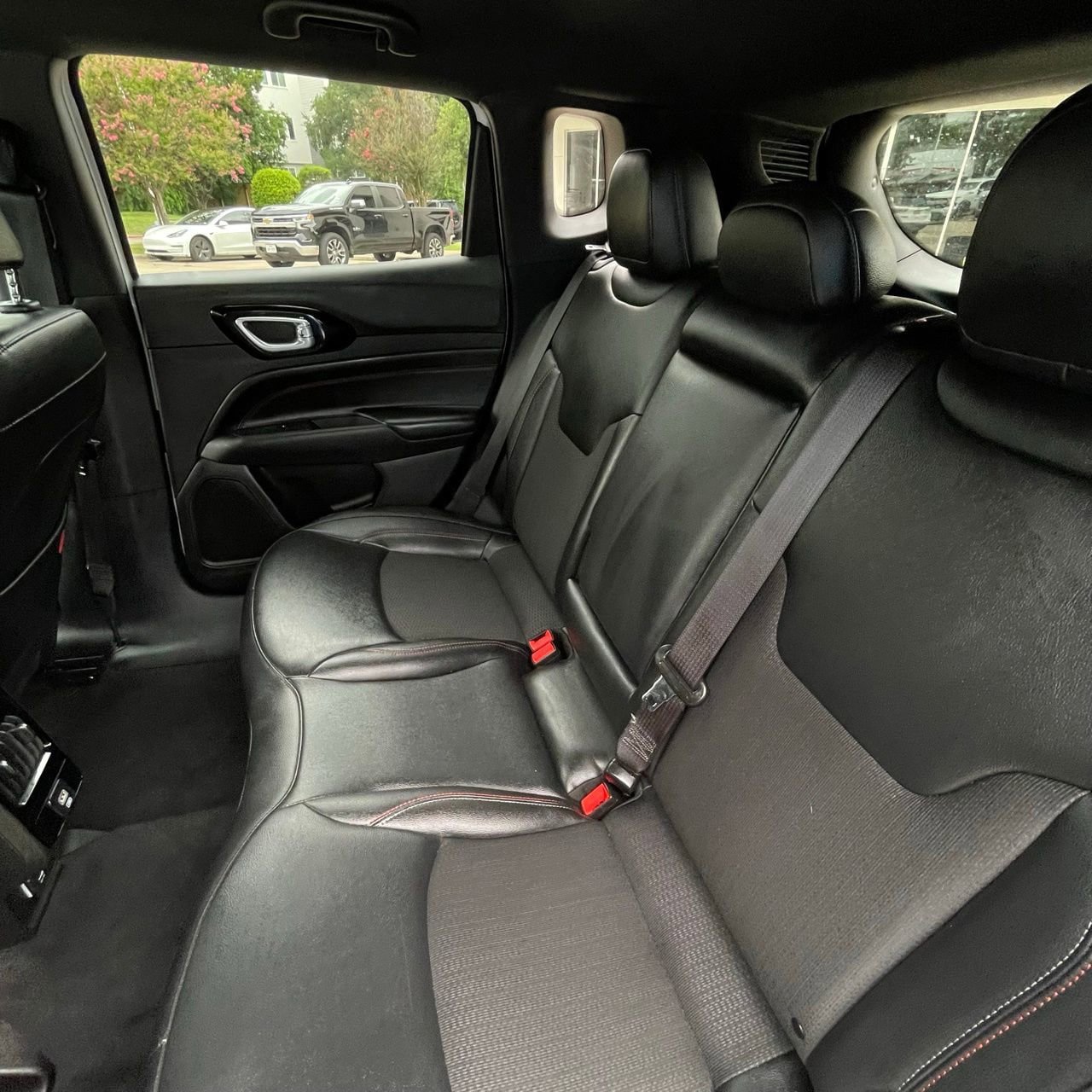 Used 2025 Jeep Compass Trailhawk AWD/4WD image 24