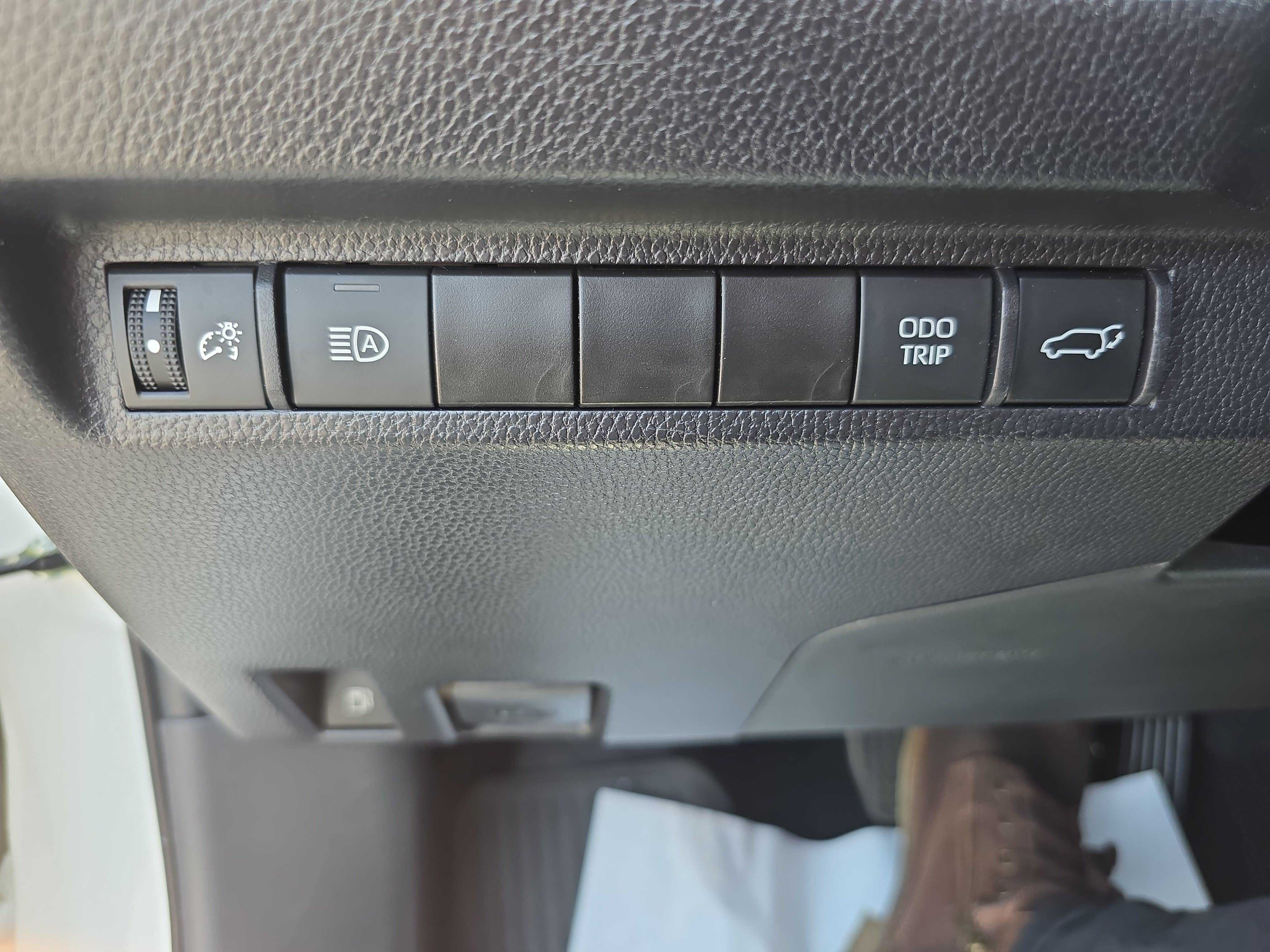 Used 2025 Toyota RAV4 Limited AWD/4WD image 24
