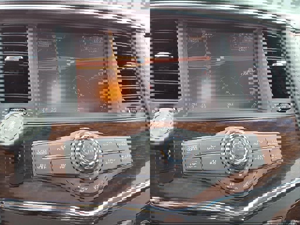 Used 2017 Nissan Armada Platinum w/ Captain Seat Package image 21