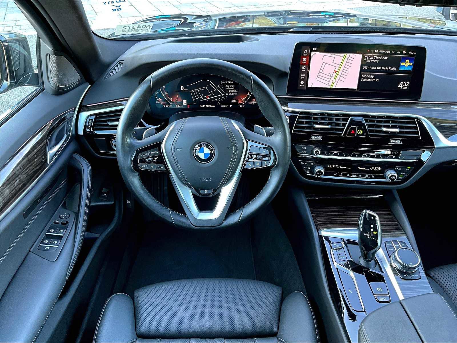 Used 2023 BMW 530i xDrive w/ Premium Package image 17