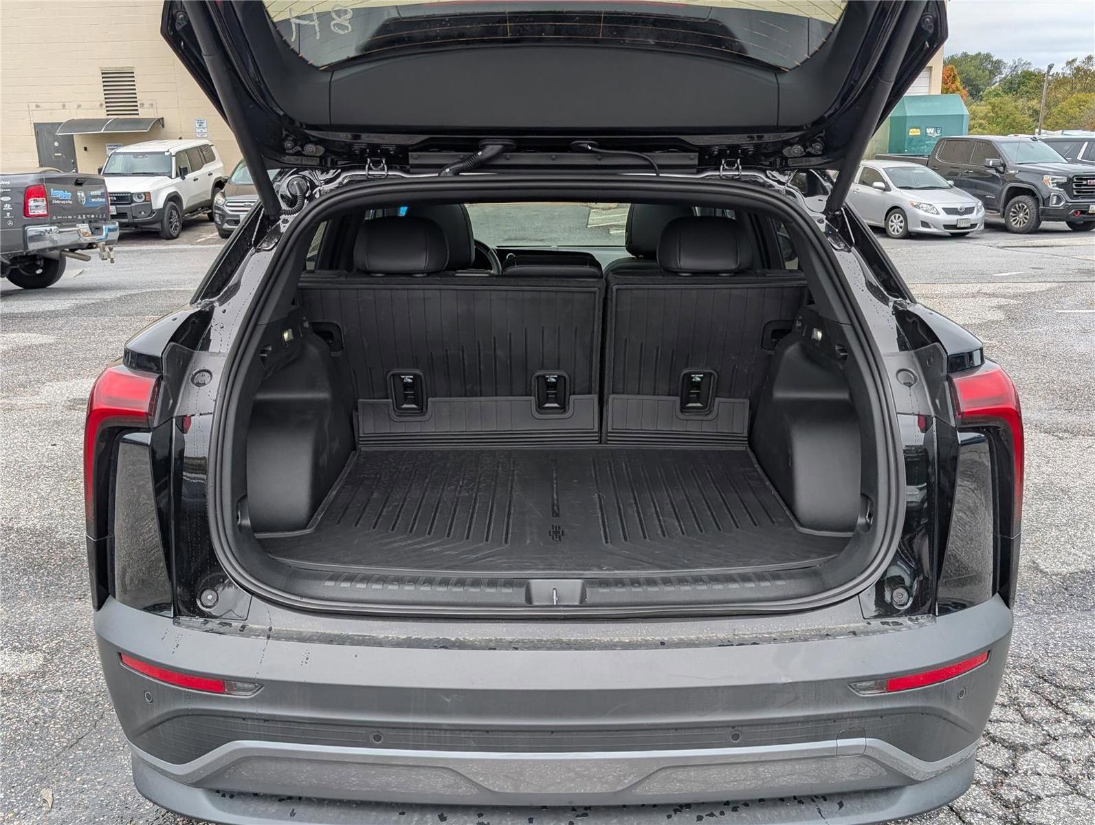 New 2026 Chevrolet Blazer EV LT w/ LPO, Tech Bronze Package image 8