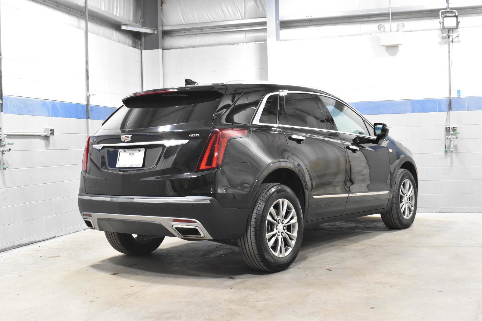 Certified 2023 Cadillac XT5 Premium Luxury w/ LPO, Floor Liner Package FWD image 28