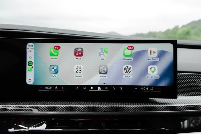 Used 2023 BMW 760i xDrive w/ Luxury Rear Seating Package AWD/4WD image 27