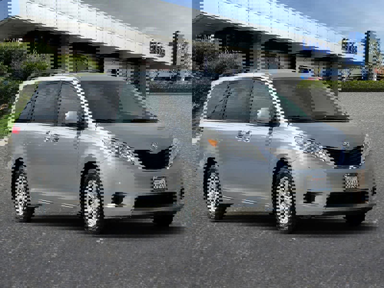 Used 2012 Toyota Sienna LE image 10