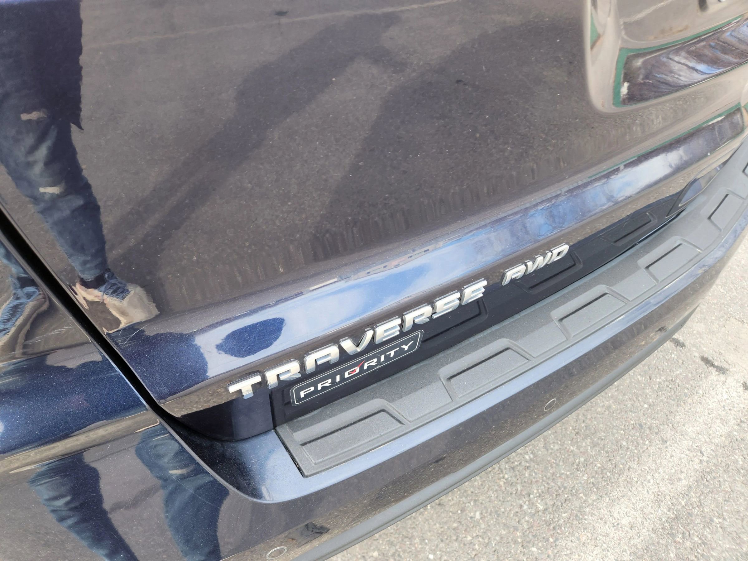 Used 2017 Chevrolet Traverse LT w/ Style and Technology Package image 12